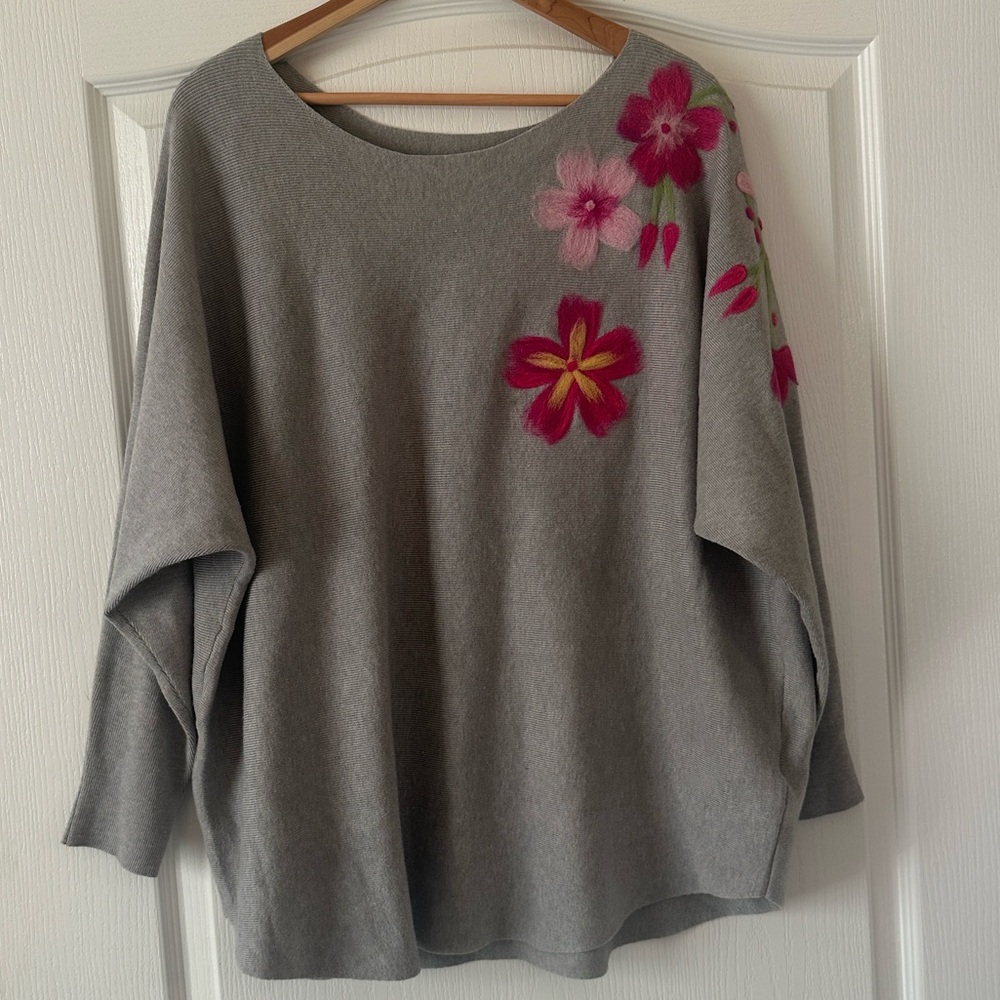 Aaeda Plus 1X Grey Felted Floral Print Long Slouchy Tunic Long Winter Sweater